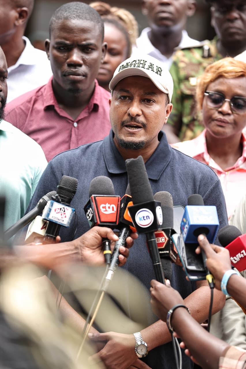 PS Transport,MD KR,Mvita MP, Senator Mombasa and Officials of Little Theatre Club